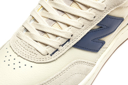 440 V2