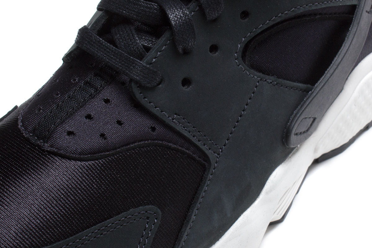 Air Huarache LE