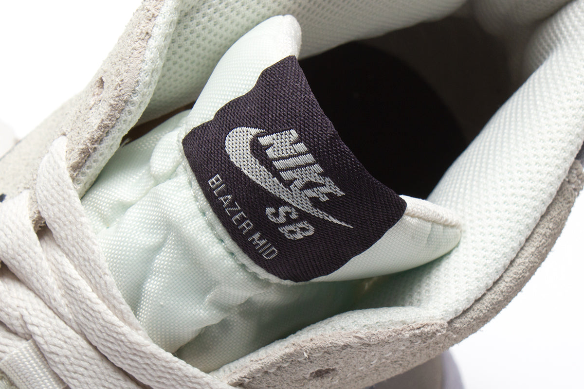 Zoom Blazer Mid
