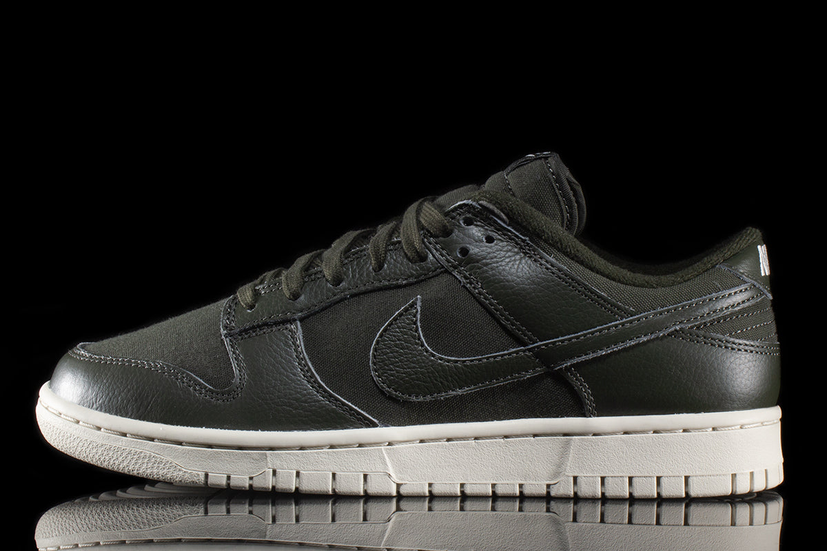 Dunk Low Retro Premium
