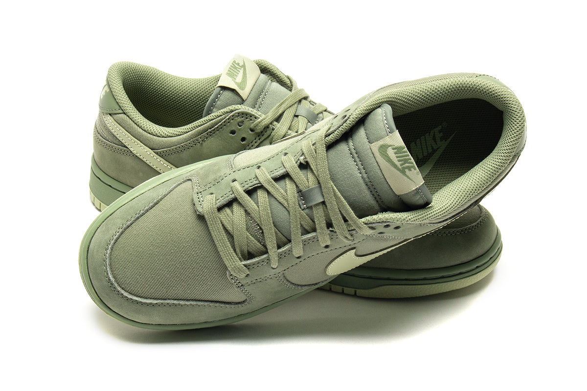 Dunk Low Retro Premium