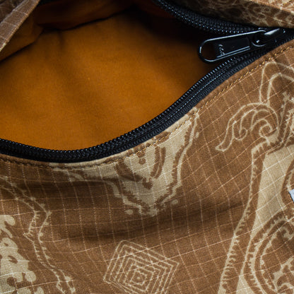 Verse Shoulder Bag
