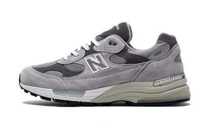 992