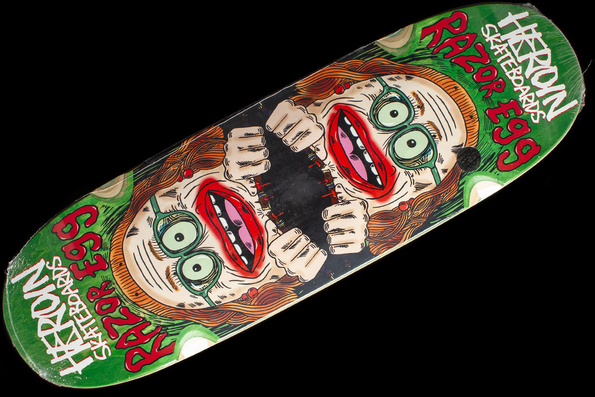 Auntie Razoregg Deck 9.75"