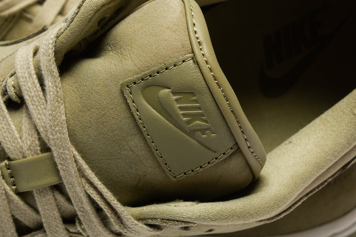 Women's Dunk Low Premium