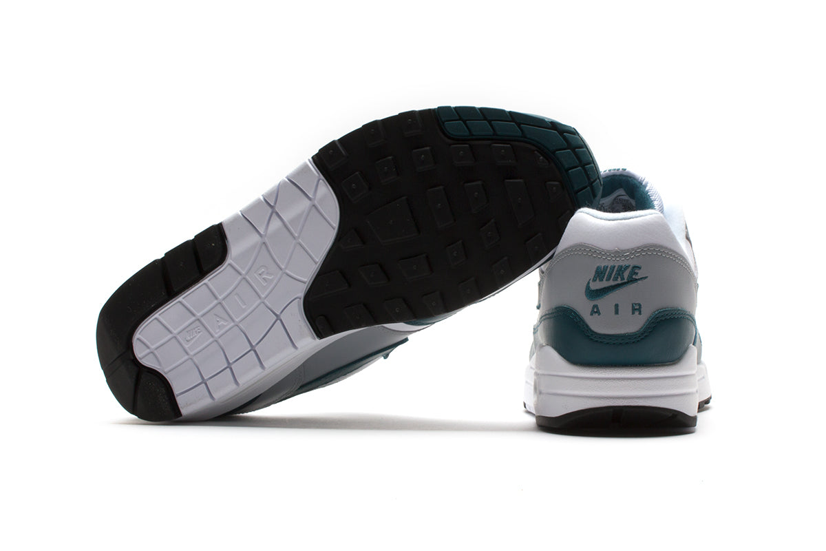 Air Max 1 LV8