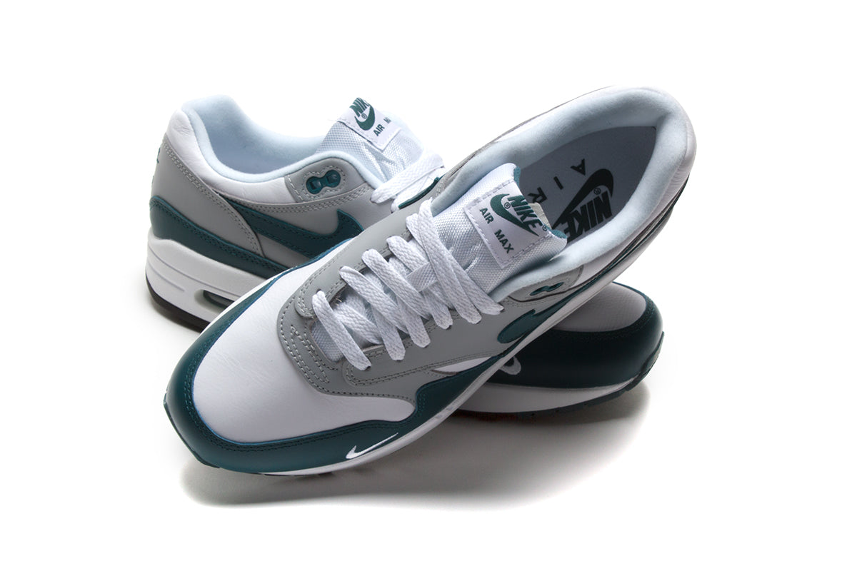 Air Max 1 LV8