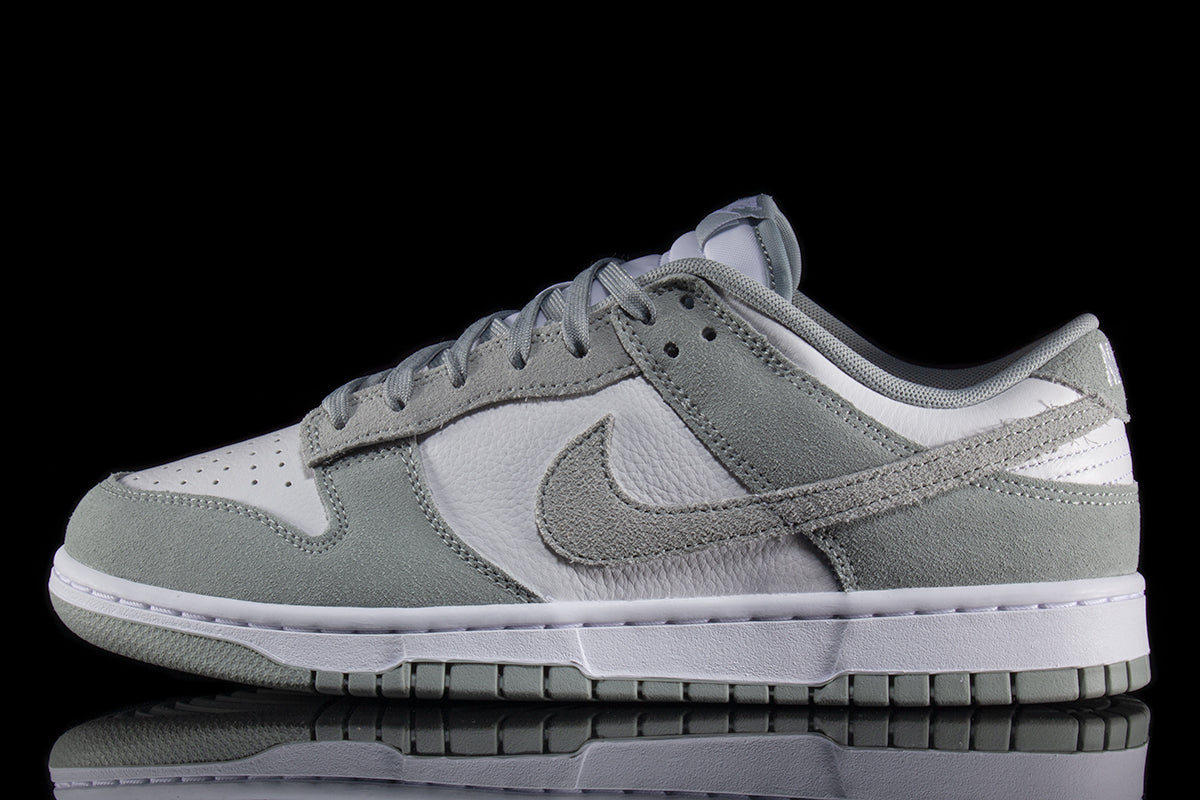 Dunk Low Retro