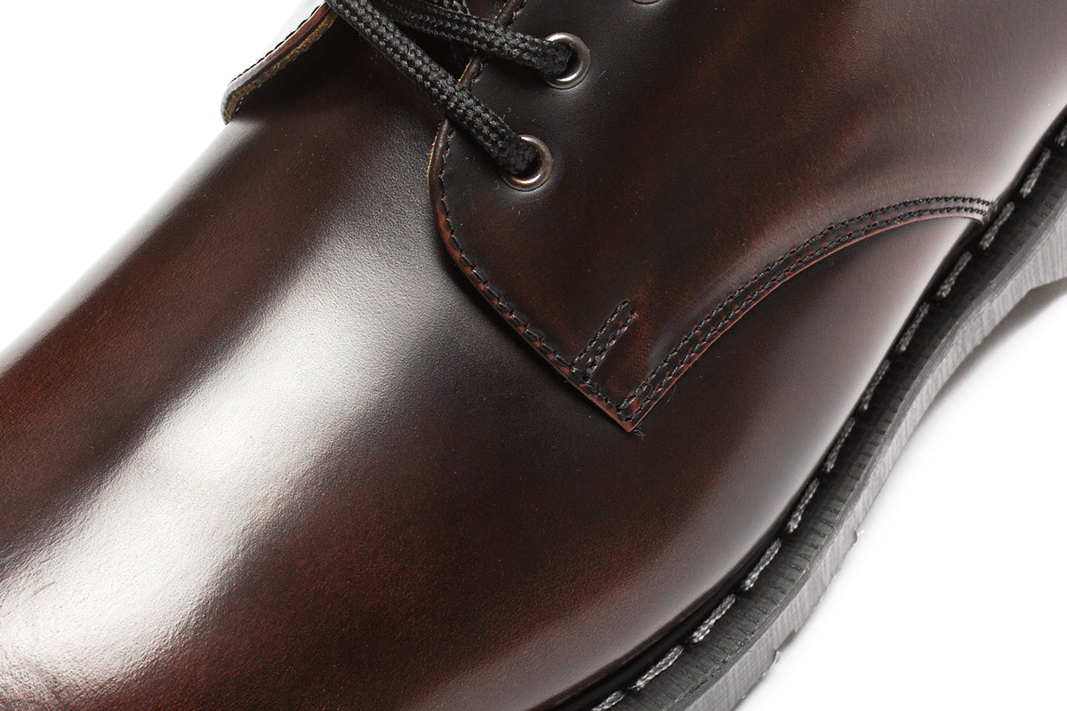 Rub-Off Gibson Shoe