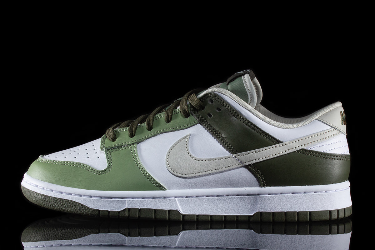Dunk Low 'Oil Green'