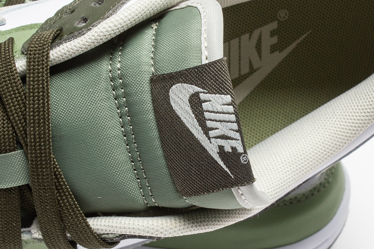 Dunk Low 'Oil Green'