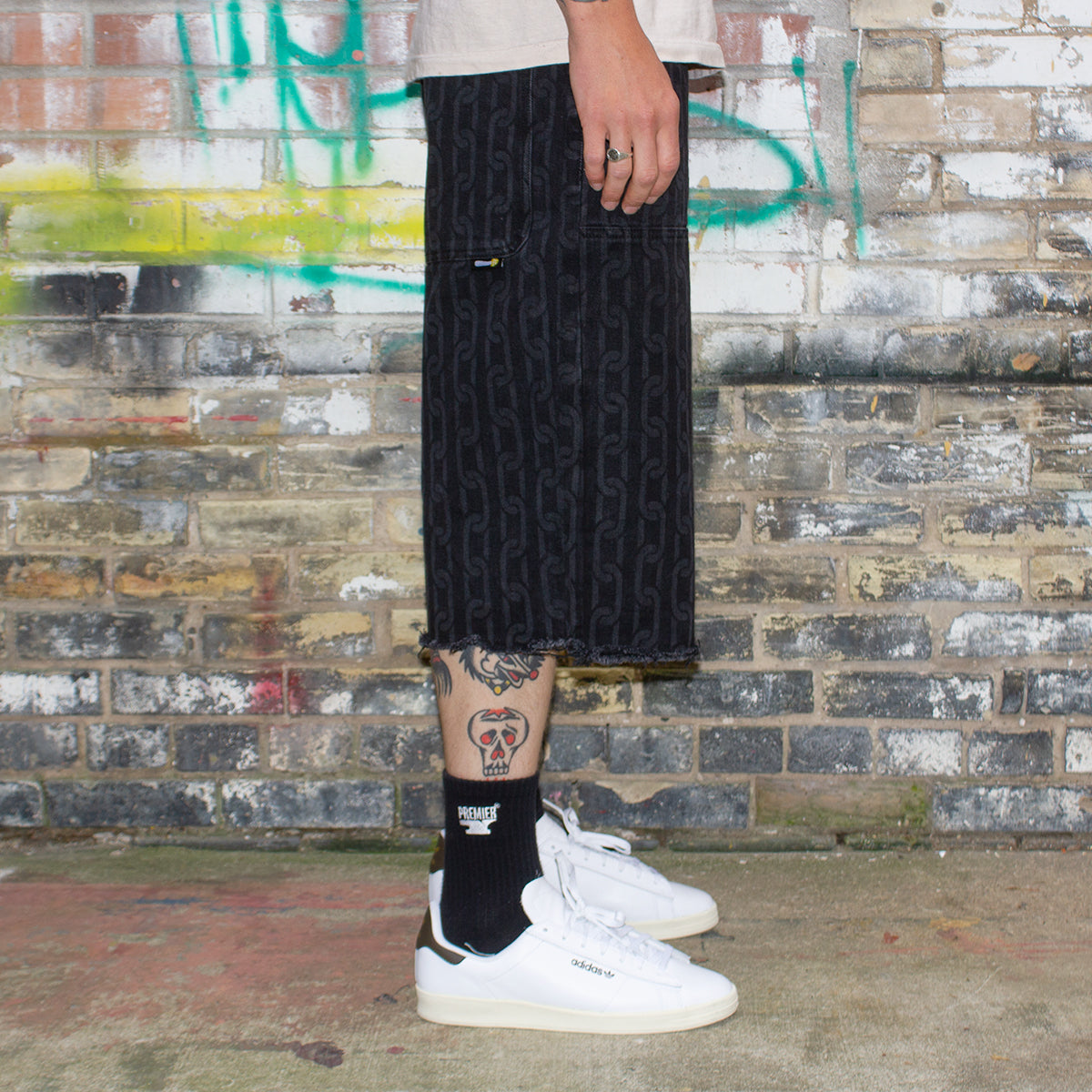 Signature Chain Double Knee Shorts