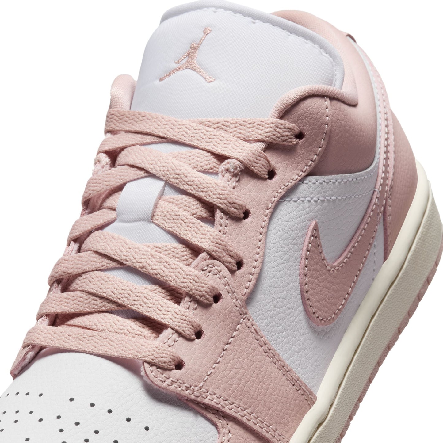 WMNS Nike Air Jordan 1 Retro Low