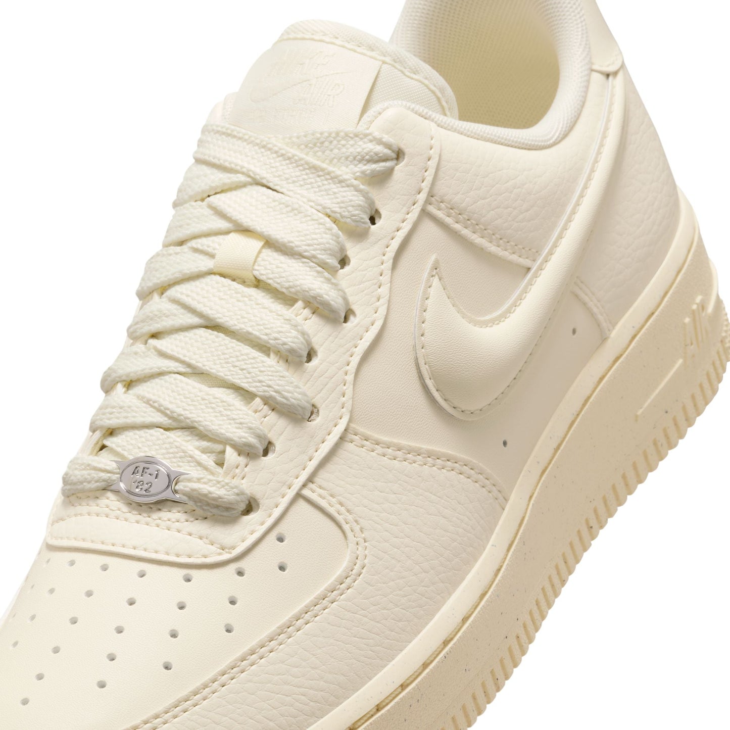 WMNS Nike Air Force 1 '07 Low