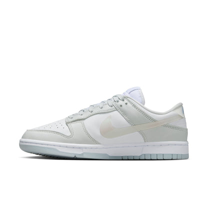 WMNS Nike Dunk Low