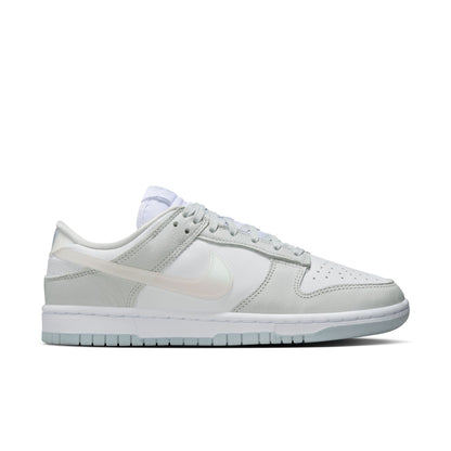 WMNS Nike Dunk Low