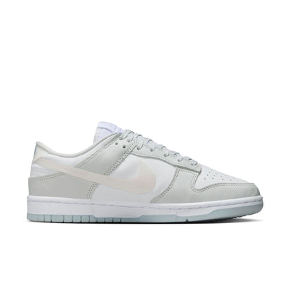 WMNS Nike Dunk Low