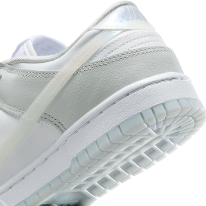 WMNS Nike Dunk Low