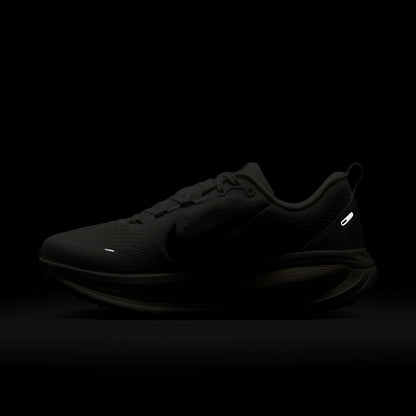 WMNS Nike Zoom Vomero 18