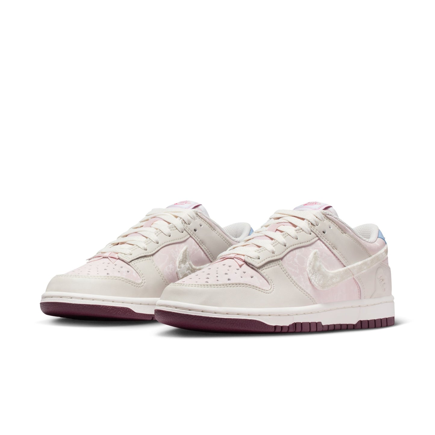 WMNS Nike Dunk Low Valentine’s Day ❤️￼