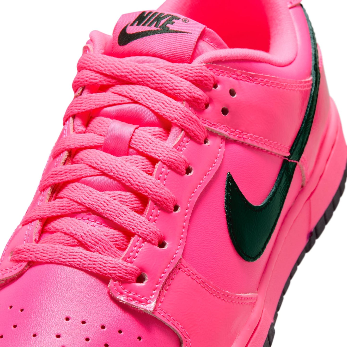 WMNS Nike Dunk Low Pink Blast