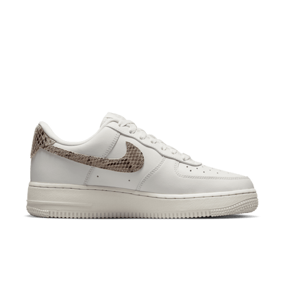 WMNS Nike Air Force 1 '07
