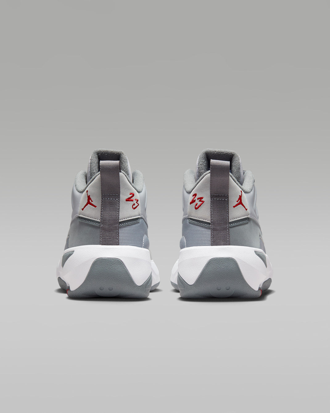 Nike Men's Jordan Max Aura 7 Shoes - Wolf Grey / Cool Grey / White / Varsity Red
