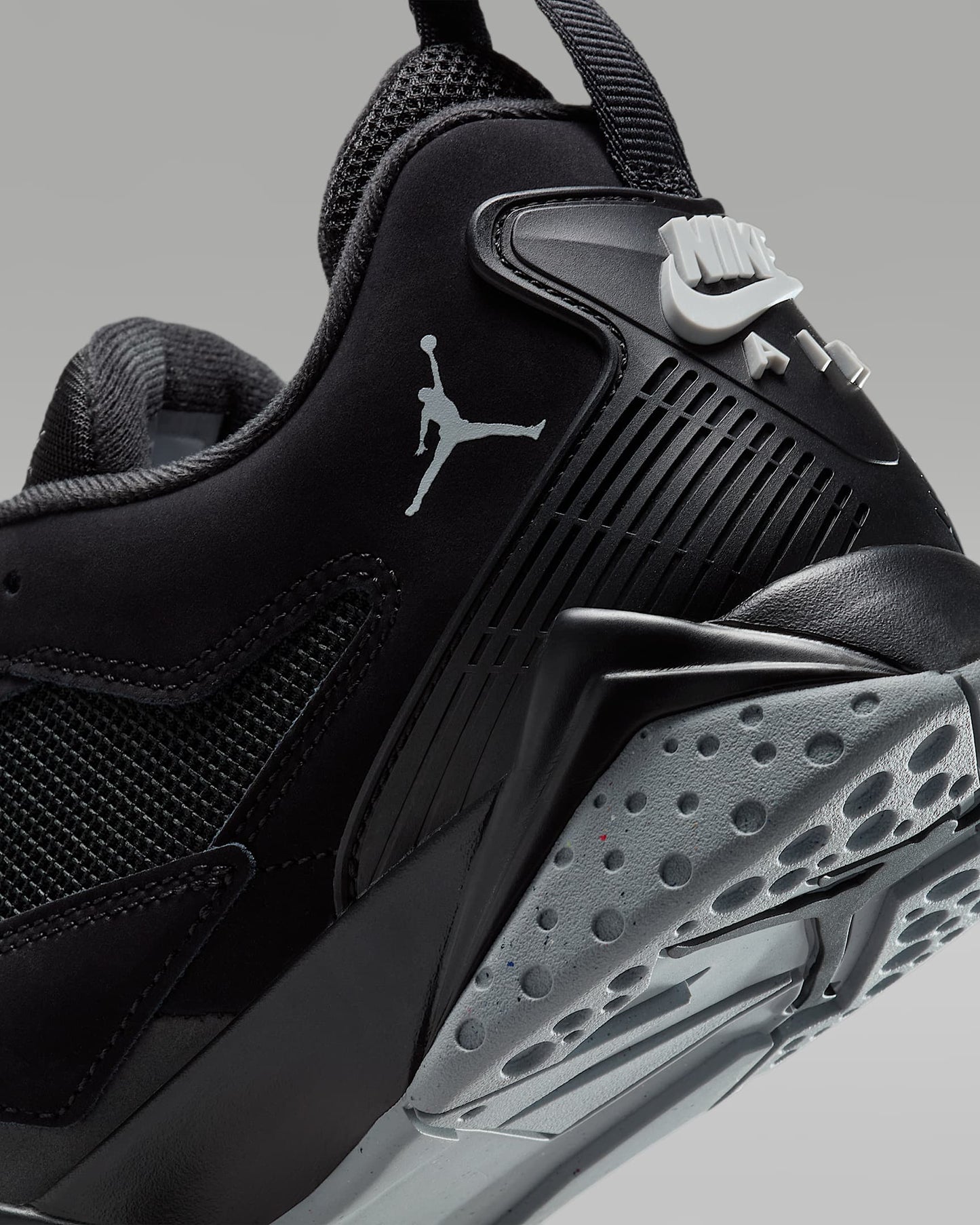 Nike Men's Mvp 92 Shoes - Black / Wolf Grey / Anthracite