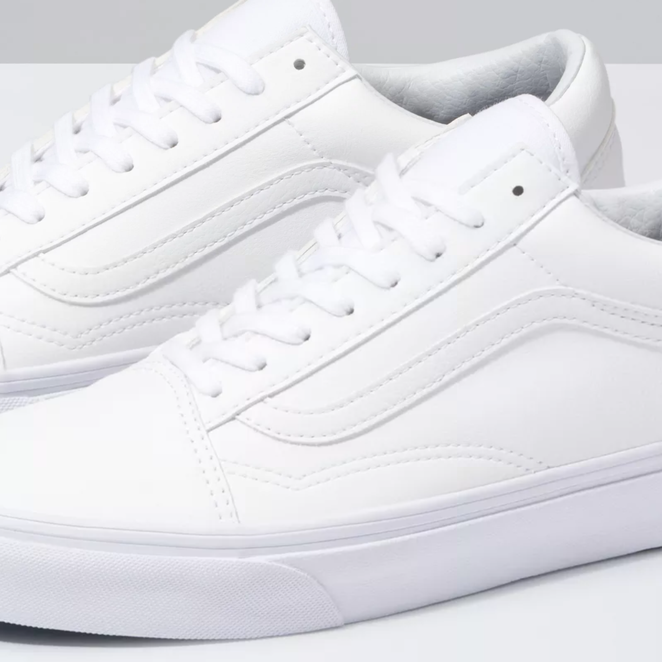 Vans Unisex Old Skool Shoes - All White