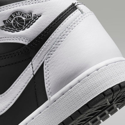 Nike Kids' Air Jordan 1 High OG Shoes - Black / White