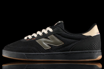 440 V2 - Standard & Wide