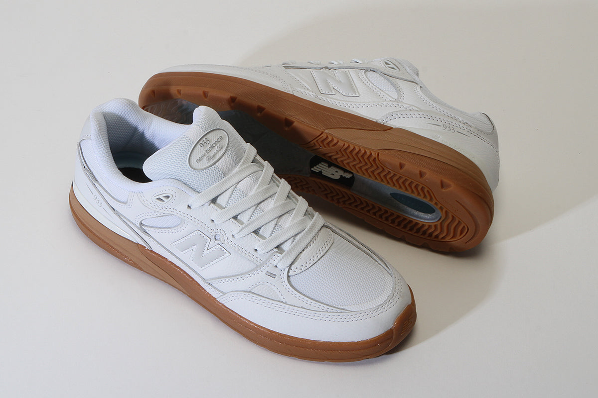933 - Standard & Wide