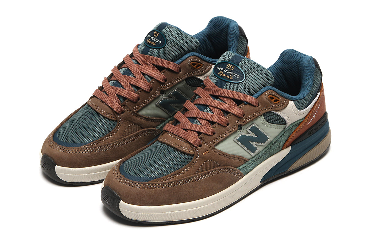933 - Standard & Wide