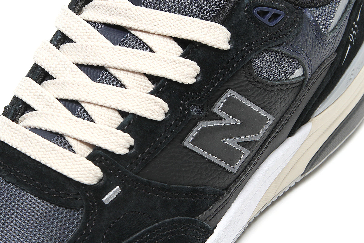 933 - Standard & Wide
