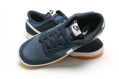 Dunk Low Retro SE