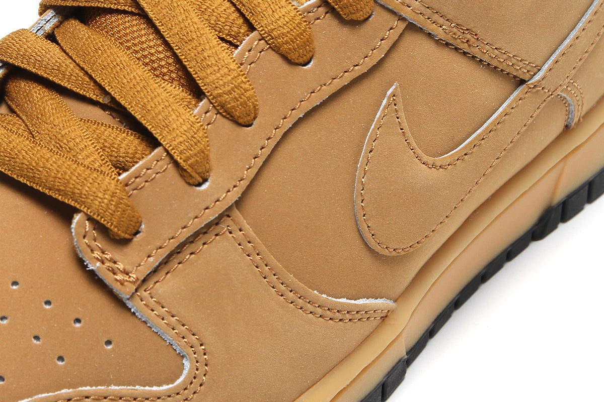 Dunk Low Retro SE