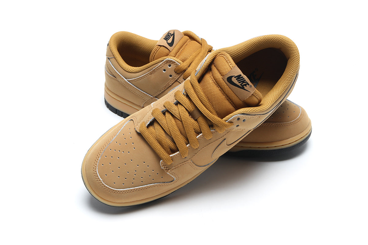 Dunk Low Retro SE