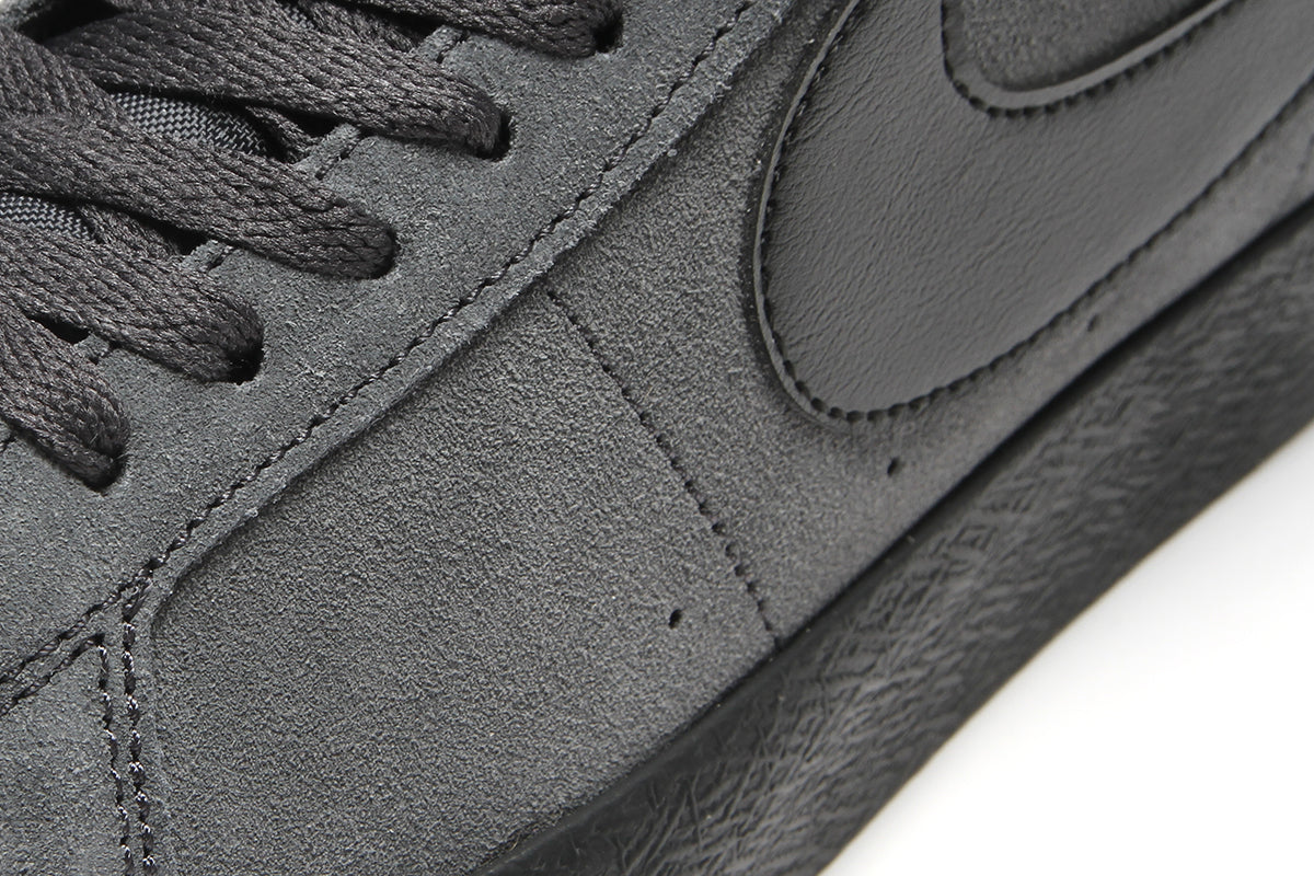 Zoom Blazer Mid