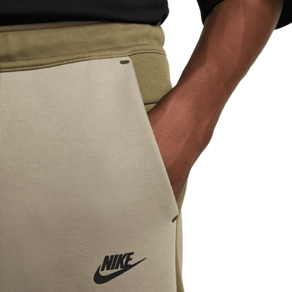 Nike Men's Tech Fleece Jogger Apparel - Medium Olive / Light Army / Black